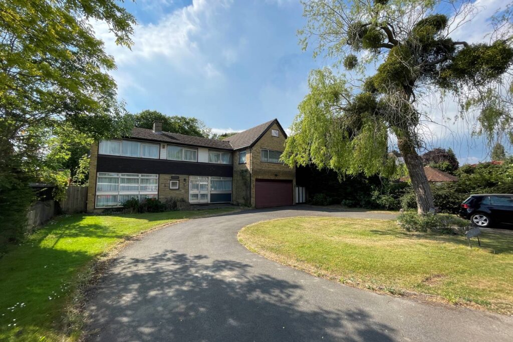 House in Gerrards Cross which
sold in our June auction.